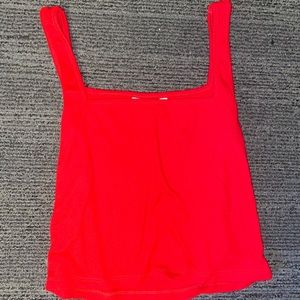 Red square neck cropped tank top